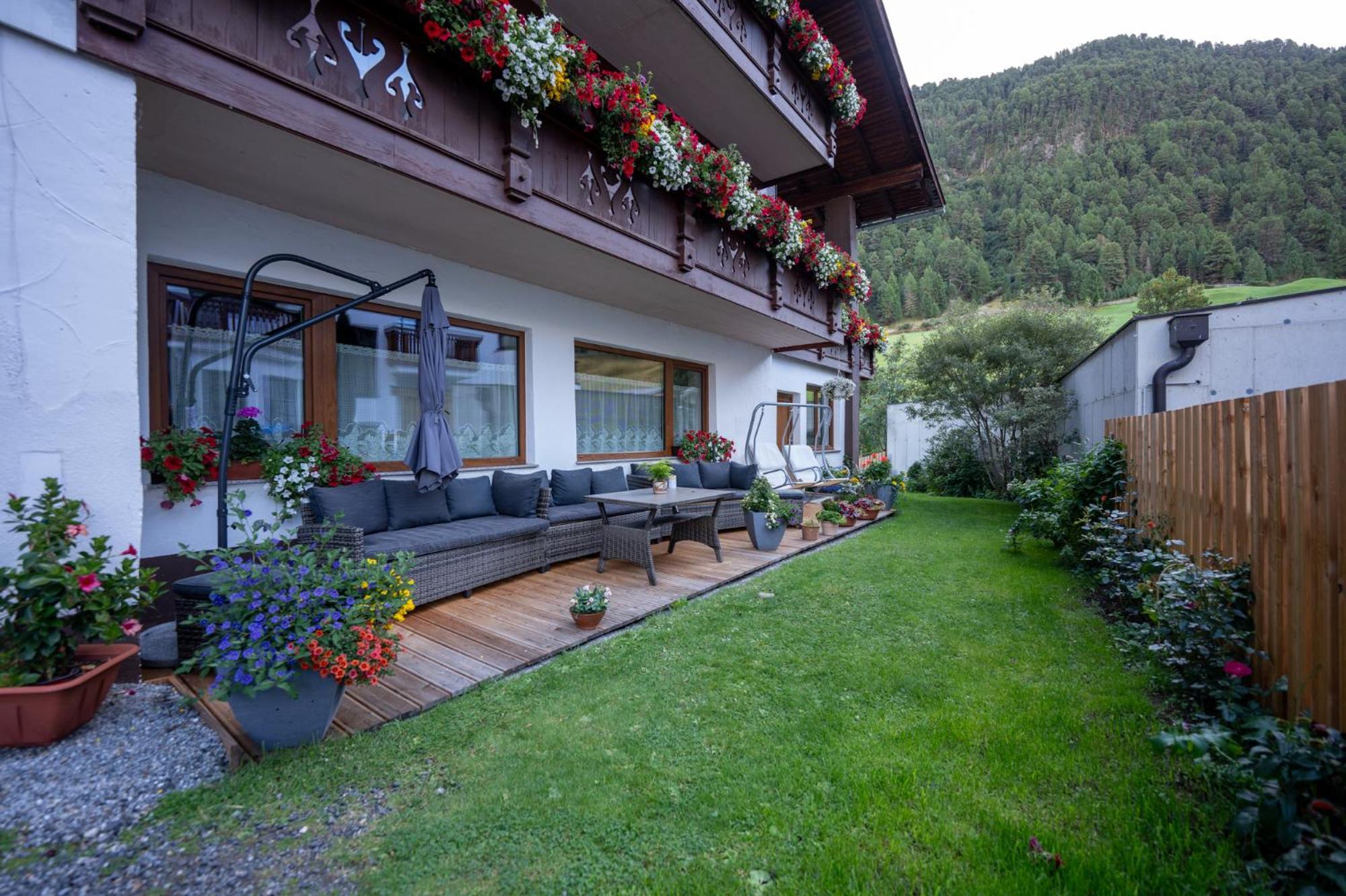 Gaestehaus -Pension Edelweiss Vent Exterior photo